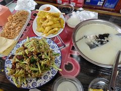 -雪湖煜辰鱼头老店(雪野湖店)