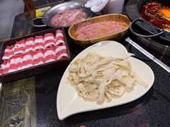 -宽板凳老灶火锅(台湾街店)