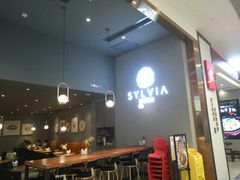 -POKEE VIA&Brunch·维娅(重庆来福士店)
