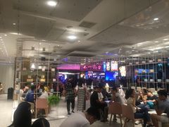 大堂-奈雪的茶(湖滨银泰in77C区PRO店)