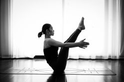 -Yvon yoga 瑜伽·精准体态管理中心