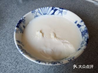 对双皮奶似乎有种情结，不自觉的会对各家甜品店进行对比