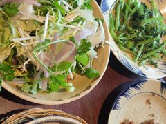 -Cuc Gach Quan Restaurant