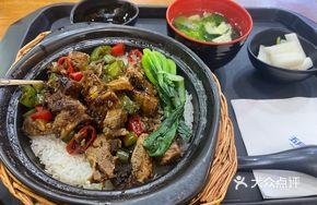 Stewed Pork Rib with Black Bean and Pepper Claypot Rice