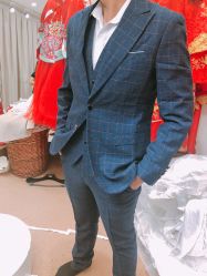 -觅白婚纱礼服馆