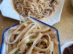 -东巴谷野生菌火锅餐厅