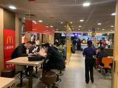 大堂-麦当劳(萧山国际机场T3航站楼店)