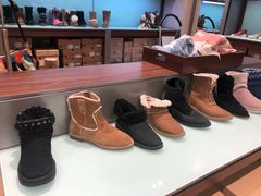-UGG(燕莎奥特莱斯购物中心店)