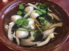 鱼圆汤-公园饭店