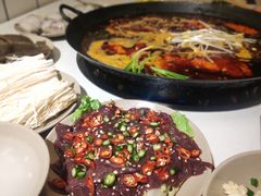 -岗上渣渣老火锅(两路口店)