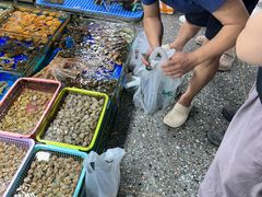 -霞涌市场海鲜摆卖区