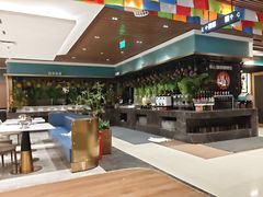 -金马门国际美食百汇(珞喻路店)