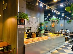 -愉肴麻辣香锅(中山路店)