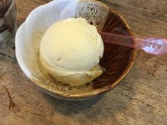 -莓园冰淇淋店