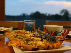-Chom Cafe and Restaurant