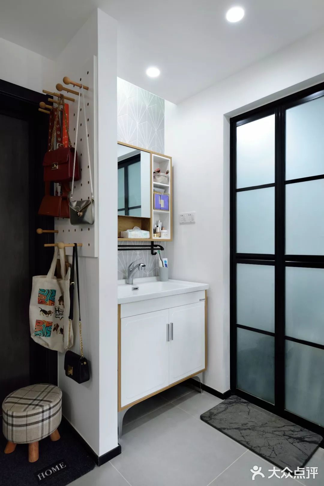 32㎡小户型，装修后面积多出一倍，清爽简约，谁住谁爱！