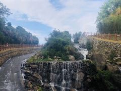 -梅岭月亮湾山体公园