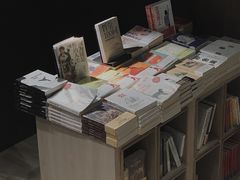-钟书阁(群光广场店)