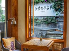 靠窗位-YLK云南小粒咖啡·云里咖(二号店)