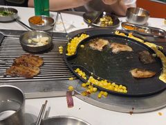 -山野的朋友露营炭火烤肉