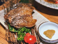 椒盐烤牛舌配柚子酱-千羽鹤海鲜居酒屋Bistro(大望路店)