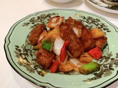 菠萝咕咾肉-夏苑(新加坡丽思卡尔顿美年酒店)