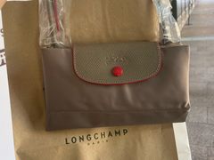 -Longchamp(佛罗伦萨小镇奥特莱斯店)