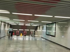 -红土地(地铁站)