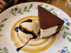 巧克力夹层提拉米苏-萨莉亚意式餐厅(南京环亚凯瑟琳广场店)