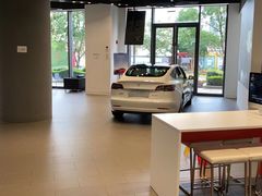 -TESLA 特斯拉(上海太古汇体验店)