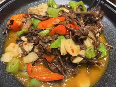 -老滇山寨•云南特色菜•地方菜•民族风情歌舞表演(金碧店)