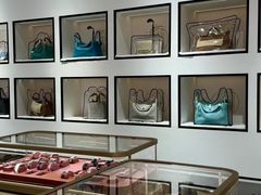 -万物奢潮中古奢侈品(青岛店)