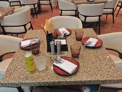 -怡咖啡海鲜自助餐厅(浦东香格里拉店)