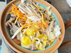 -饱嗝·小炒云南菜·见手青乌鸡汤锅(来凤街国创园店)