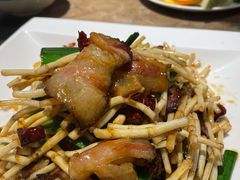 折耳根炒腊肉-酸喜·三度酸·贵州味