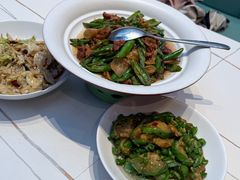 -阿瓦山寨·湘菜现炒·剁椒鱼头王(咸阳总店)