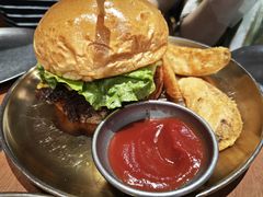 菠萝牛肉堡-魏斯理汉堡(西安沣东吾悦店)