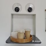 吃了一口奶油就停不下来，不过蛋糕有一丢丢干