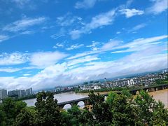 -披云山庄