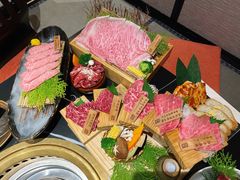 -山川小町·极番烧肉(新地假日广场店)