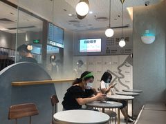 用餐区-喜茶(广州中山六路店)
