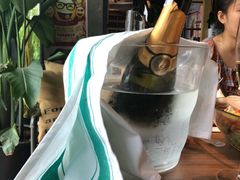 -临界音乐酒馆·小龙虾·江湖菜(华熙LIVE·鱼洞店)