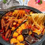 去解放碑一定要吃的螺蛳粉火锅！好吃死了！！！