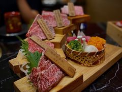 -山川小町·极番烧肉(新地假日广场店)