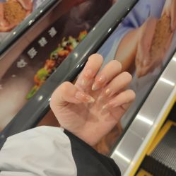 -UGIRL有个美甲