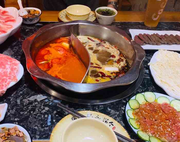 热辣一品鲜牛肉火锅(中山北路店)-"「一米飞雪」这个菜就是牛肉卷,1米