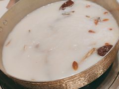 -洪氏嗨捞·广东猪肚鸡·椰子鸡火锅(西咸万象城店)