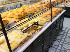 面包甜点陈列柜-面包新语(上地华联店)