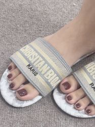 -芊屿芊浔美甲