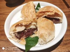 玫瑰鲜花饼-云海肴·汽锅鸡·云南菜(美罗城店)